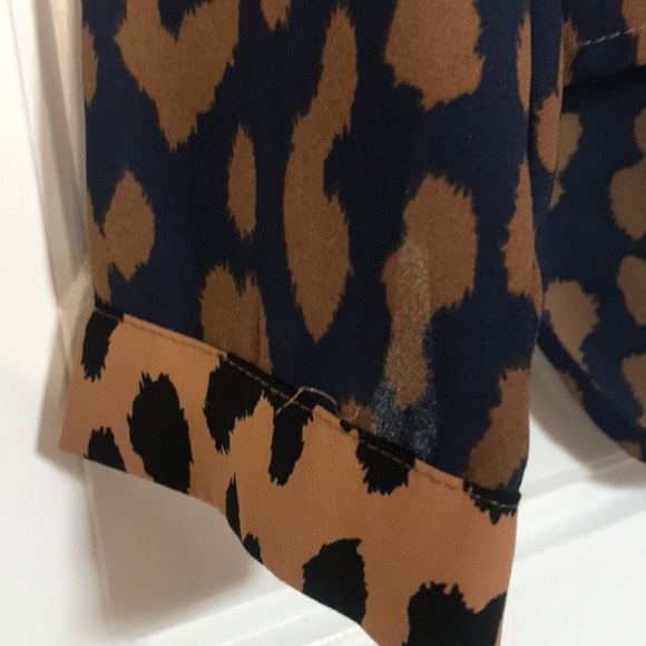 Navy leopard button down - Picture 3 of 4